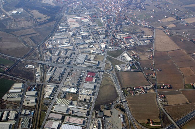 Asfaltatura in zona industriale a Casale